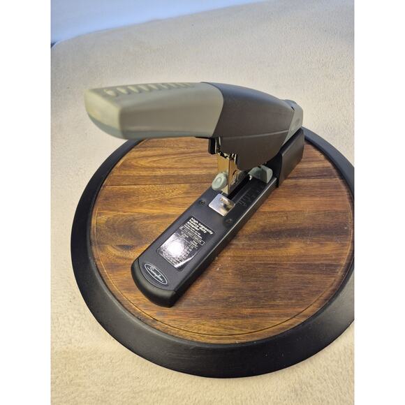 Swingline Commercial High-Capacity Heavy-Duty Desk Stapler 210 Sheets of Paper - Picture 6 of 15